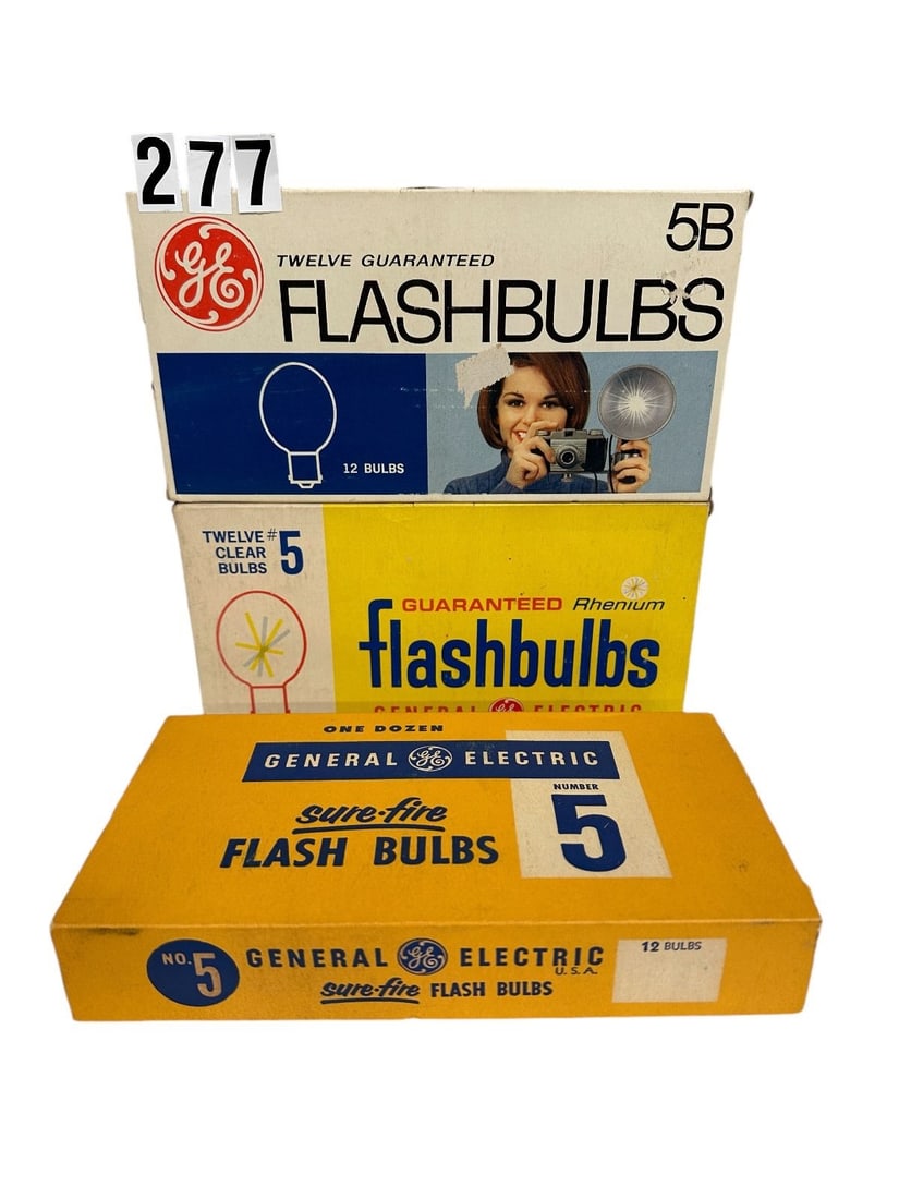 (3) Dozen Flashbulbs GE #5 or Sylvania Press #25 Or Both: (3) Dozen Flashbulbs GE #5 or Sylvania Press #25 Or Both: These #5 and #25 bulbs are loose or boxed. Each lot is 3 dozen. They were the most popular used flashbulbs ever. Today there is only one manuf