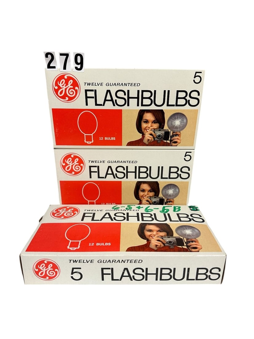 (3) Dozen Flashbulbs GE #5 or Sylvania Press #25 Or Both:: (3) Dozen Flashbulbs GE #5 or Sylvania Press #25 Or Both: These #5 and #25 bulbs are loose or boxed. Each lot is 3 dozen. They were the most popular used flashbulbs ever. Today there is only one manuf