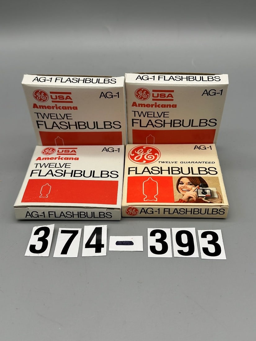 (4) Dozen Flashbulbs AG1 & AG1B Boxed and Loose: (4) Dozen Flashbulbs AG1 & AG1B Boxed and Loose