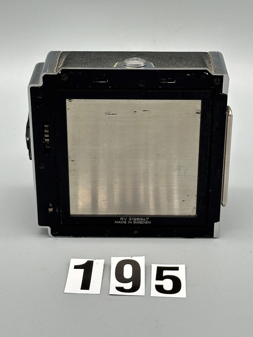 Hasselblad A 12 Type II 120 6x6 roll Film Back With Darkslide (1 of 5)