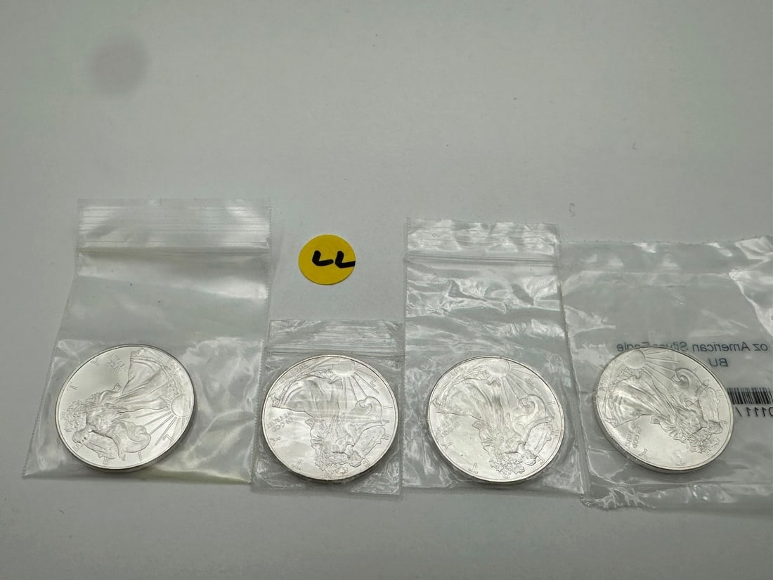 LL) (4) 2008 Silver American Eagles Type 1 BU (1 of 2)