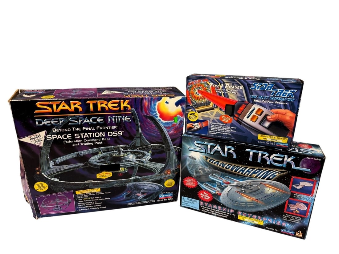 Collector's Edition Star Trek Space Station Starship Enterprise and Phaser (1 of 11)