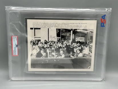 John F. Kennedy Assassination Wire Photograph Type III JSA United Press Int'l: John F. Kennedy Assassination Wire Photograph Type III PSA United Press Int'l: PSA encapsulated, verified Type III photograph by United Press International. PSA number 85299427.