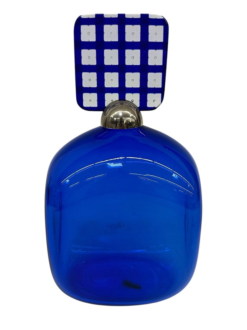Sent Murano Lidded Glass Decanter in Cobalt: Sent Murano Lidded Glass Decanter in Cobalt: Measures 10" tall.