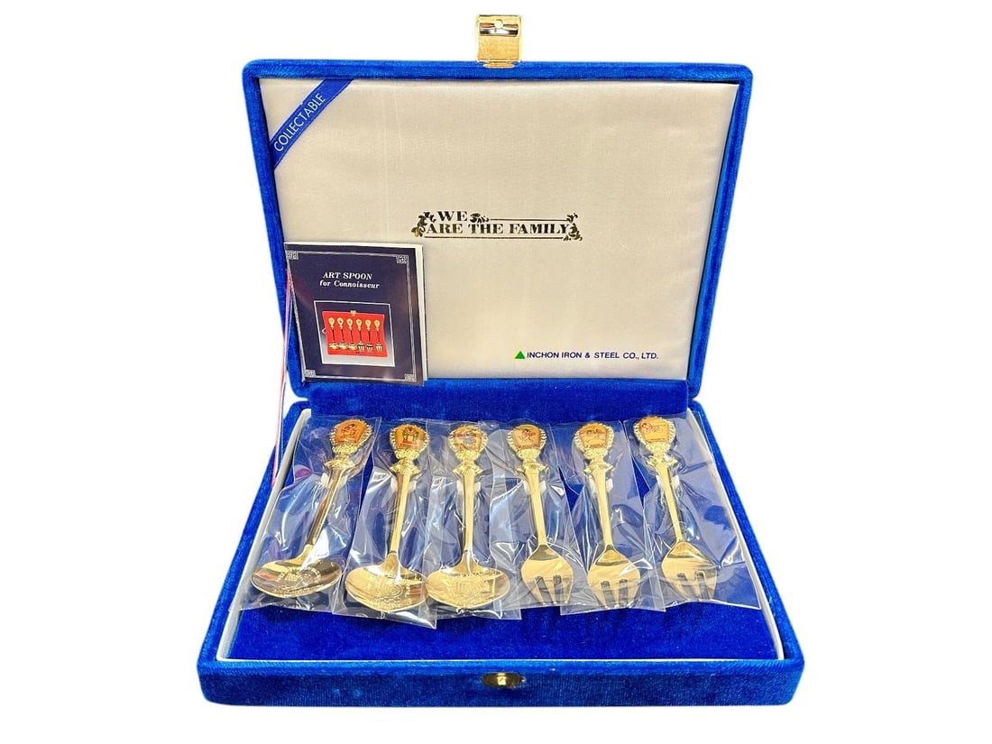 1988 Seoul Olympics Gold Tone Souvenir Spoons and Forks Set (1 of 4)