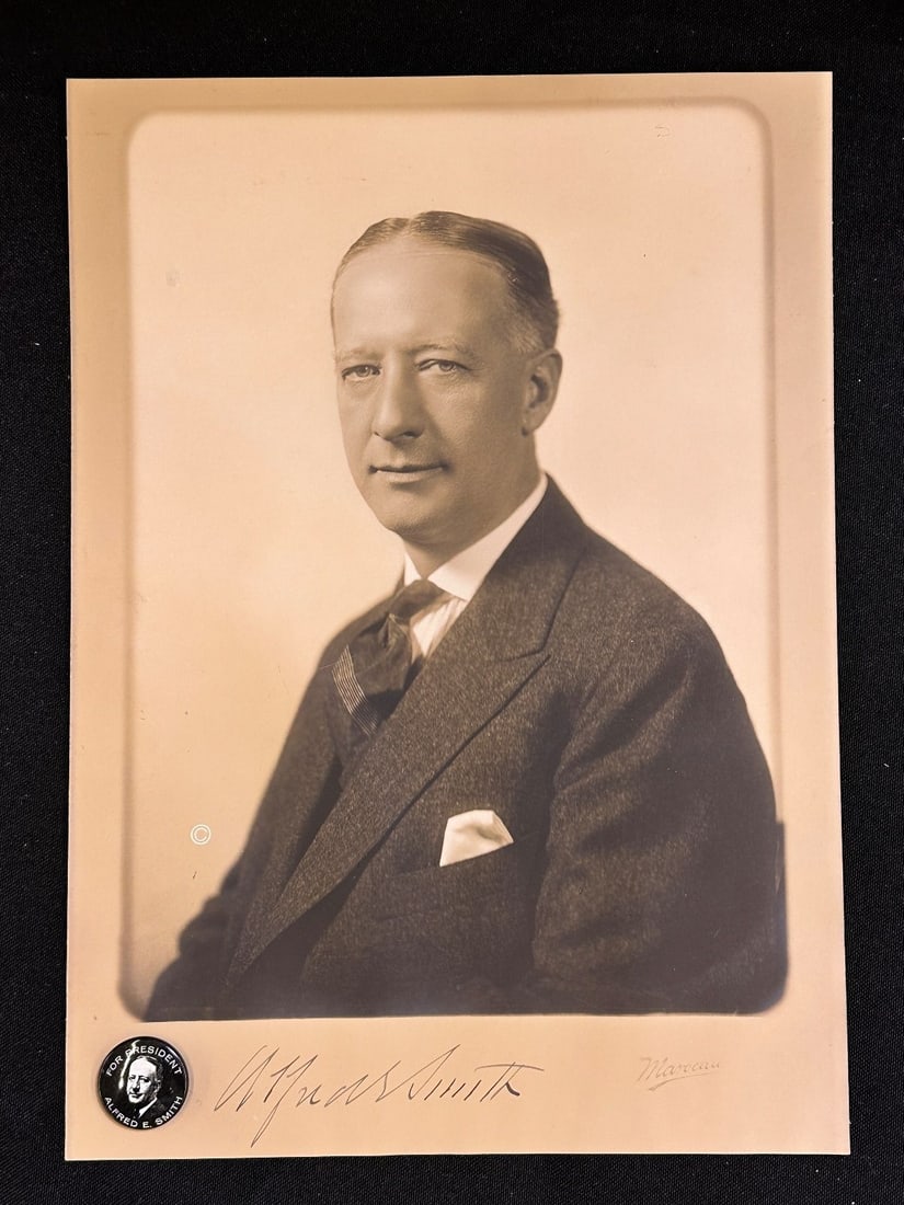 1920's Alfred E. Smith Signed Black and White Photograph With Political Pin (1 of 4)