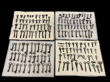 (4) Cases of Antique Keys