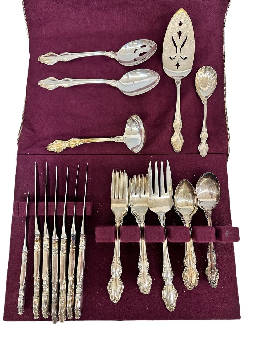 Reed and Barton Silver Plate Flatware "English Crown 1" (1 of 5)