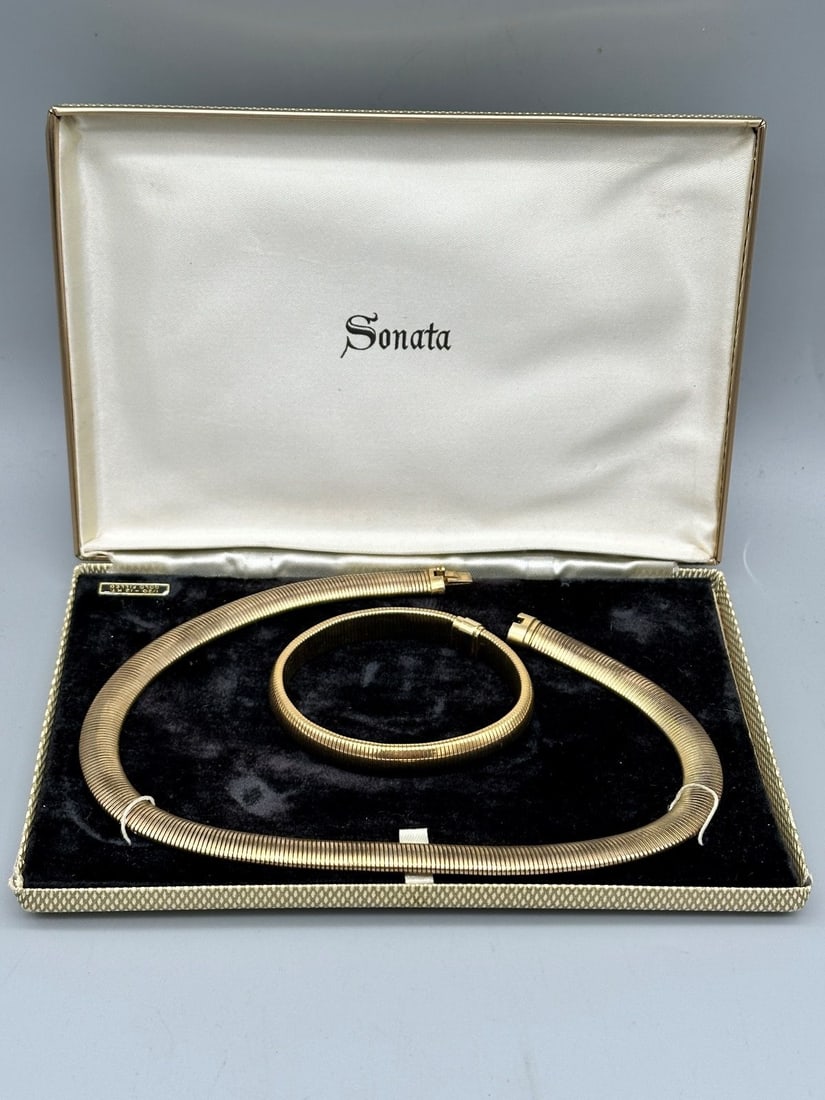 Sonata Gold Filled Necklace and Bracelet Set in Box (1 of 3)