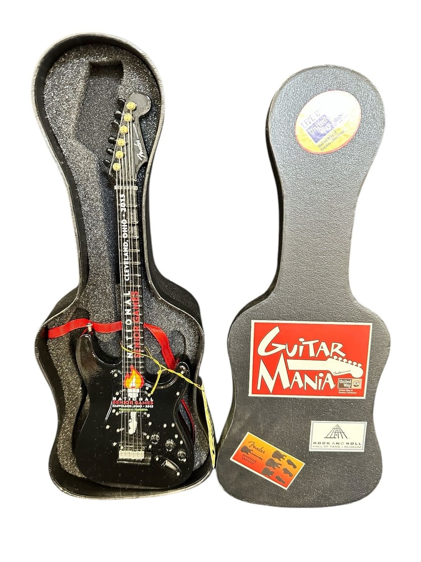 2013 Guitar Mania National Senior Games in Original Case: 2013 Guitar Mania National Senior Games in Original Case