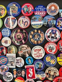 (286) John Kerry Political Campaign Buttons