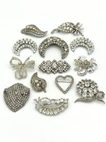 (13) Viintage Clear Rhinestone Brooches
