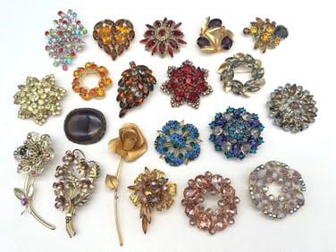 (19) Vintage Signed Jewelry Brooches; Raleigh Gold Filled, Sarah Cov, Others