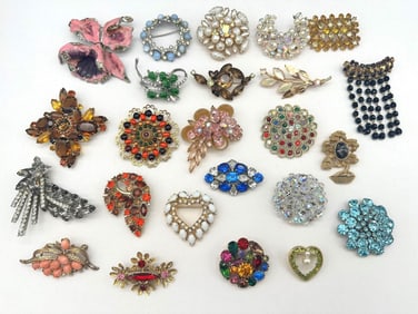 (24) Vintage Jewelry Brooches; Enamel, Rhinestones