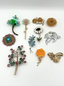 (11) Unsigned Vintage Brooches