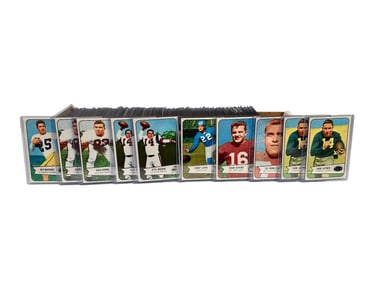(142) 1954 Bowman Football Cards: Matthews, Atkins, Graham, Layne, Gifford, Nomellini, Lattner