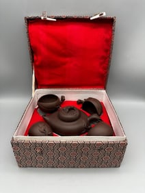 Yixing Tea Pot With 4 Cups in Presentation Box