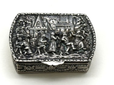 Spanish .915 Silver Repousse Pill/Snuff Box