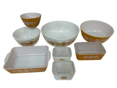 Pyrex Butterfly Nesting Bowls and Refrigerator Dishes