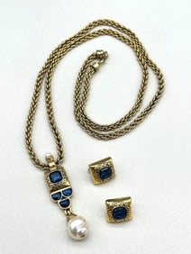 Gold Tone Elegant Fancy Statement Necklace and Matching Earrings