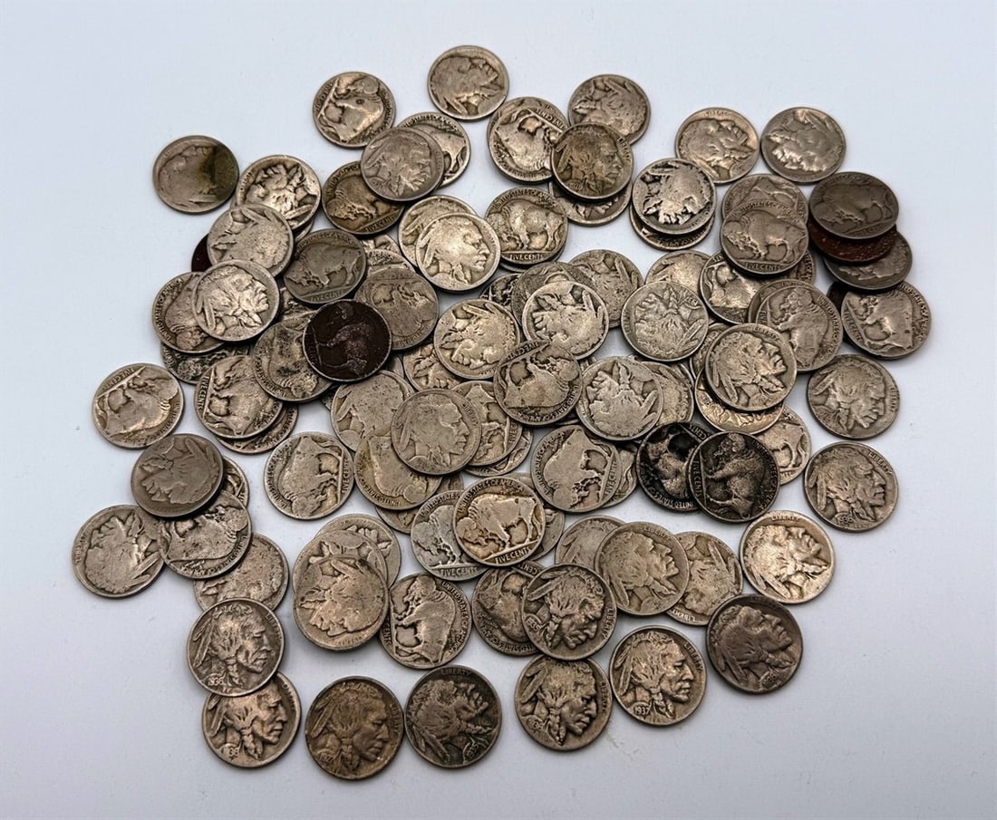 (106) Buffalo Nickels: (106) Buffalo Nickels, many showing dates.