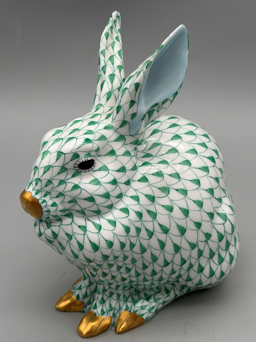 Herend Hungary Fishnet Small Rabbit Figurine (1 of 2)