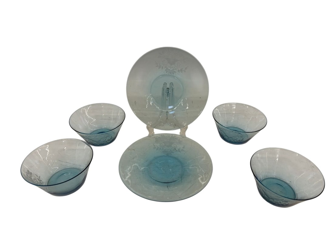 Steuben Glass Marina Blue Autumn Pattern (2) Saucers), (4) Cups: Steuben Glass Marina Blue Autumn Pattern (2) Saucers), (4) Cups: