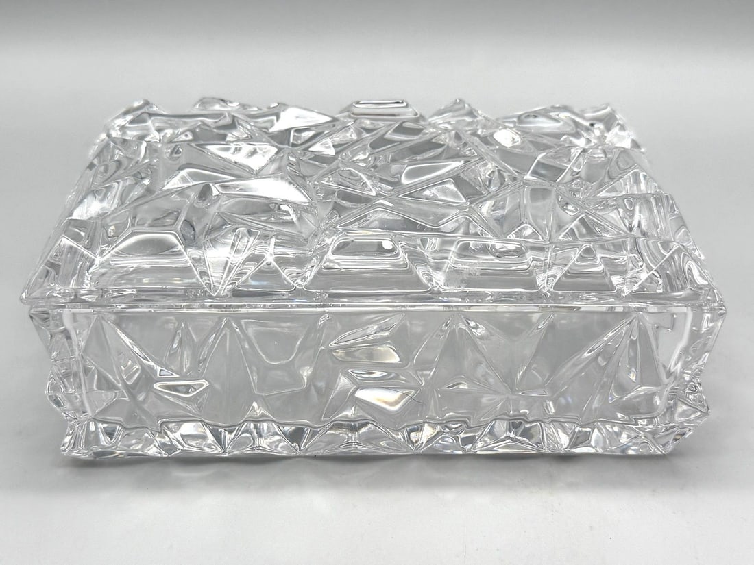 Tiffany and Co. Rock Cut Crystal Dresser Box: Tiffany and Co. Rock Cut Crystal Dresser Box: Measures 2.5" tall, 6.5 x 4".