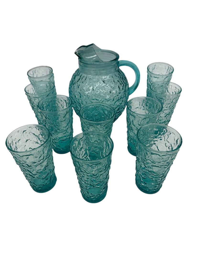 Anchor Hocking Lido Milano 1960's Water Pitcher and Glasses: Anchor Hocking Lido Milano 1960's Water Pitcher and Glasses: Comes with 10 glasses. Pitcher measures 8.75" tall.