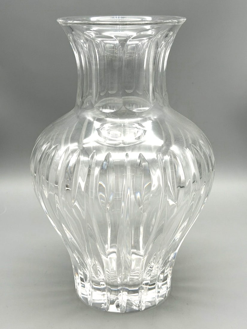 Waterford Crystal Vase Marquis Sheridan: Waterford Crystal Vase Marquis Sheridan: Measures 10" tall.