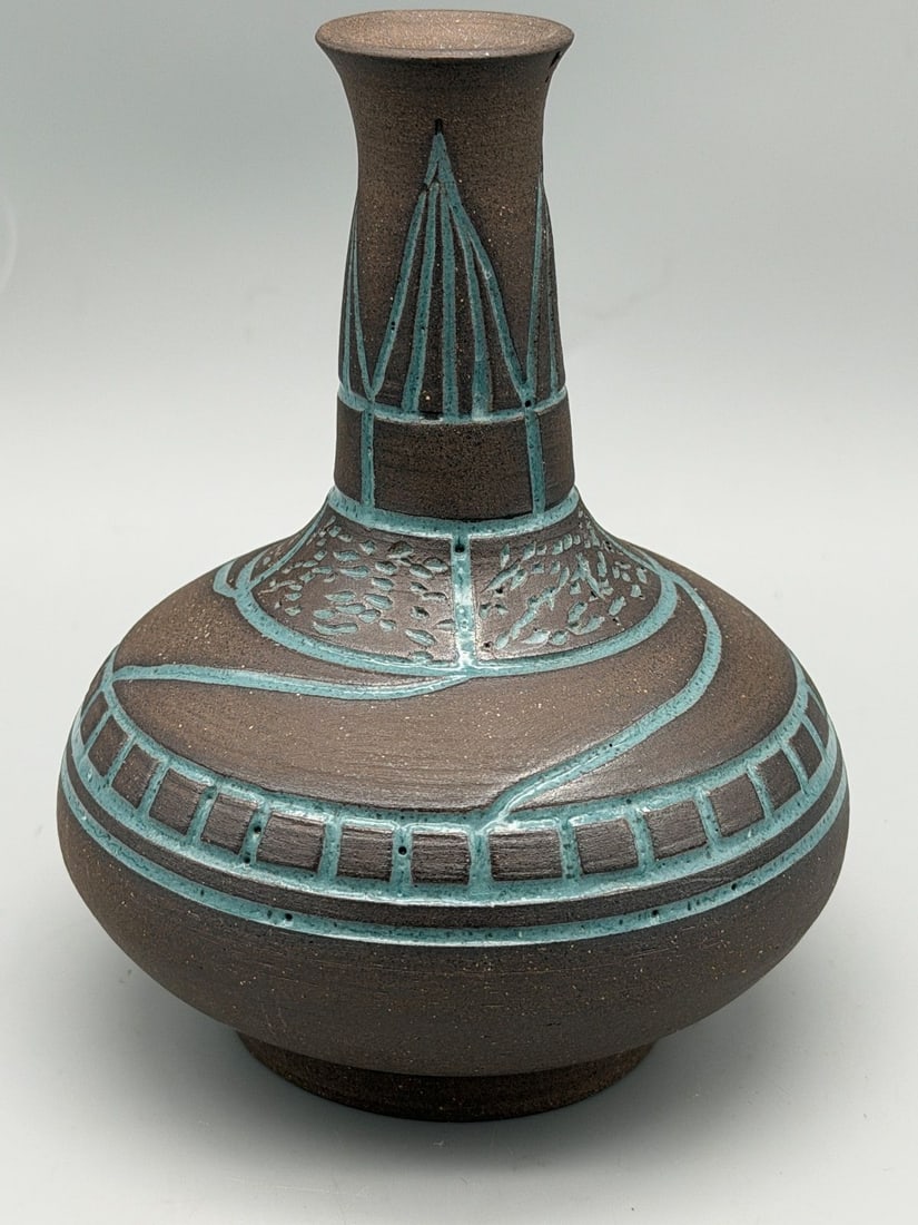 Mary Ellen Chapman Pottery Vase (1 of 2)
