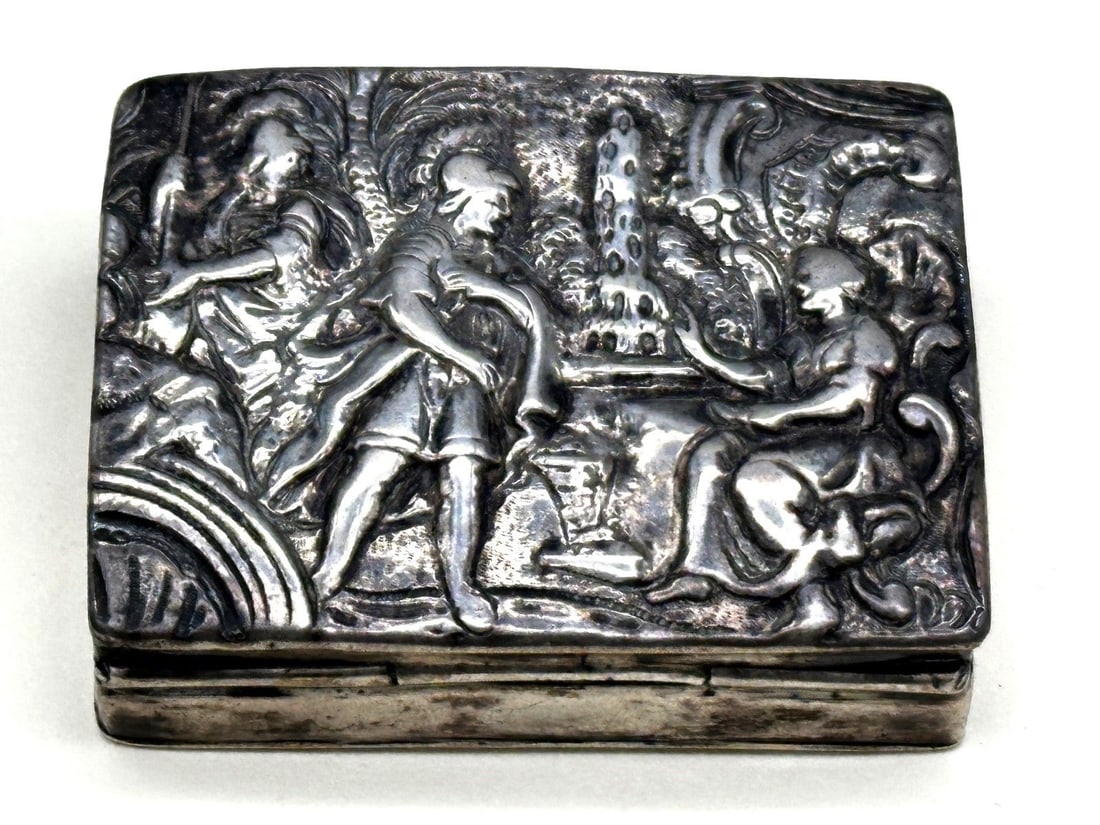 .800 Silver Repousse Galante Scene Snuff Box (1 of 3)