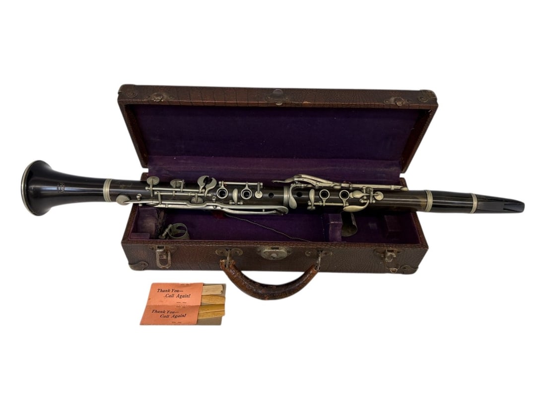 G.L. Otteroll Paris Clarinet in Case (1 of 2)