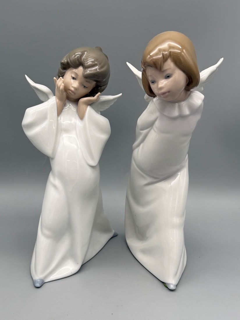 (2) Lladro Figurines: Mime Angel 4959, Curious Angel 4960 (1 of 3)