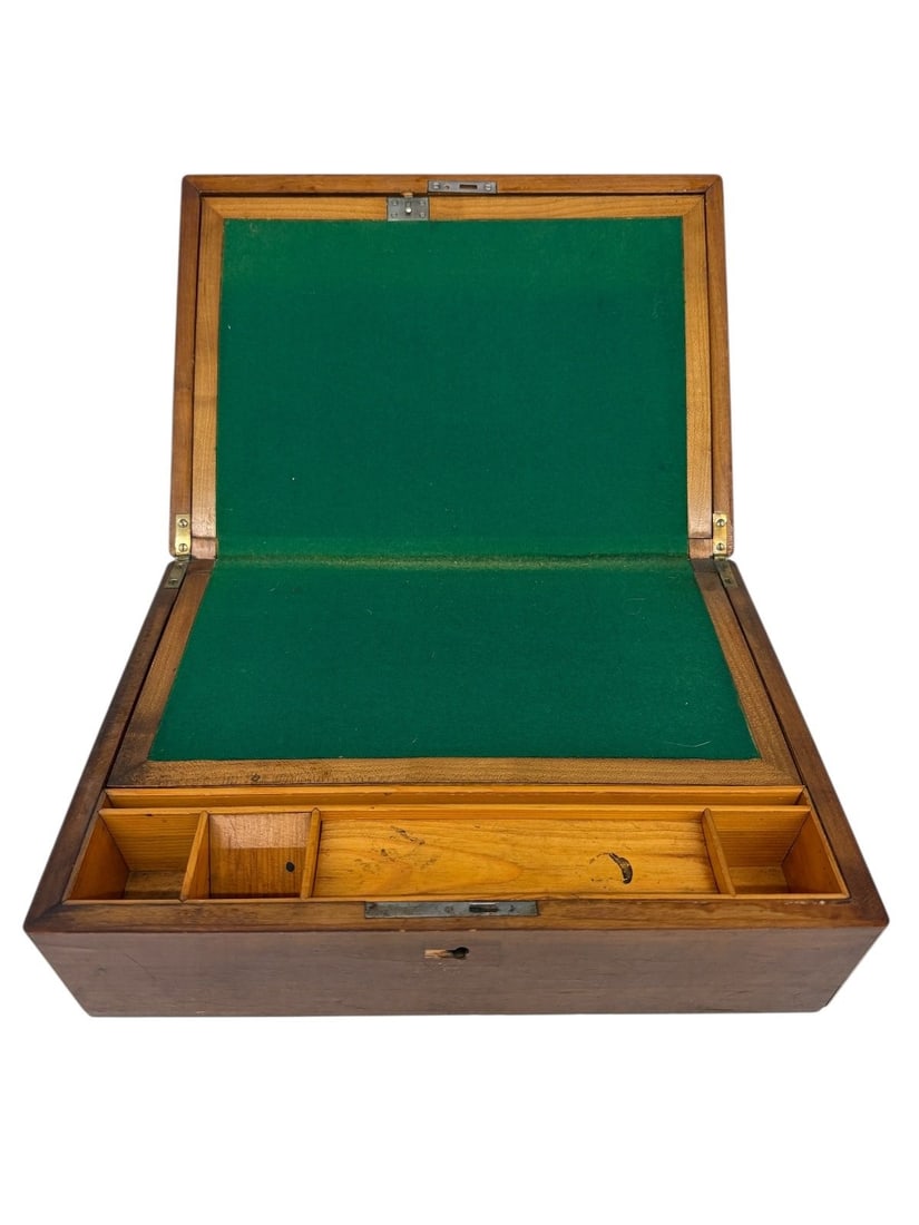 Traveling Mahogany Writing Desk Box Felt Lined: Traveling Mahogany Writing Desk Box Felt Lined: Measuring 13x9". 5" tall.