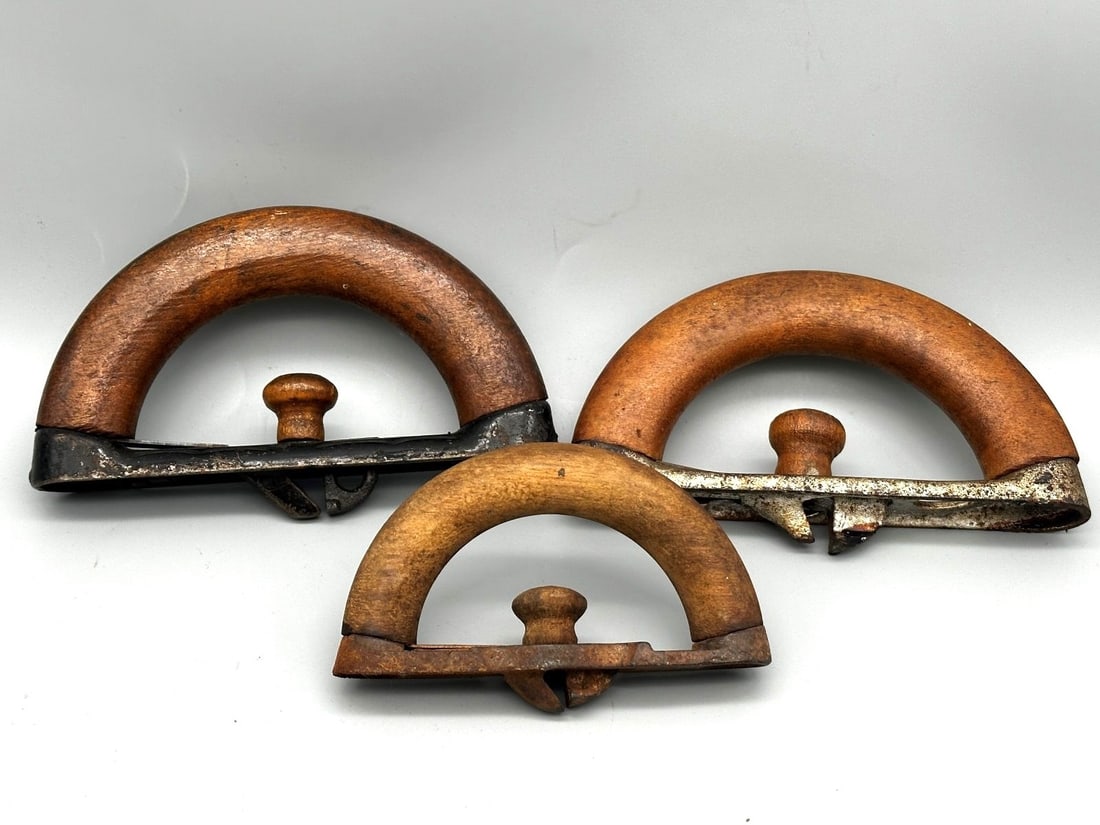 (3) Detachable Sad Iron Handles (1 of 1)