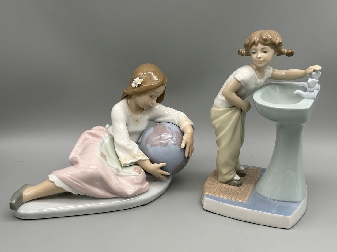 (2) Lladro Figurines: Clean Up Time 4838, World of Fantasy 5943 (1 of 3)