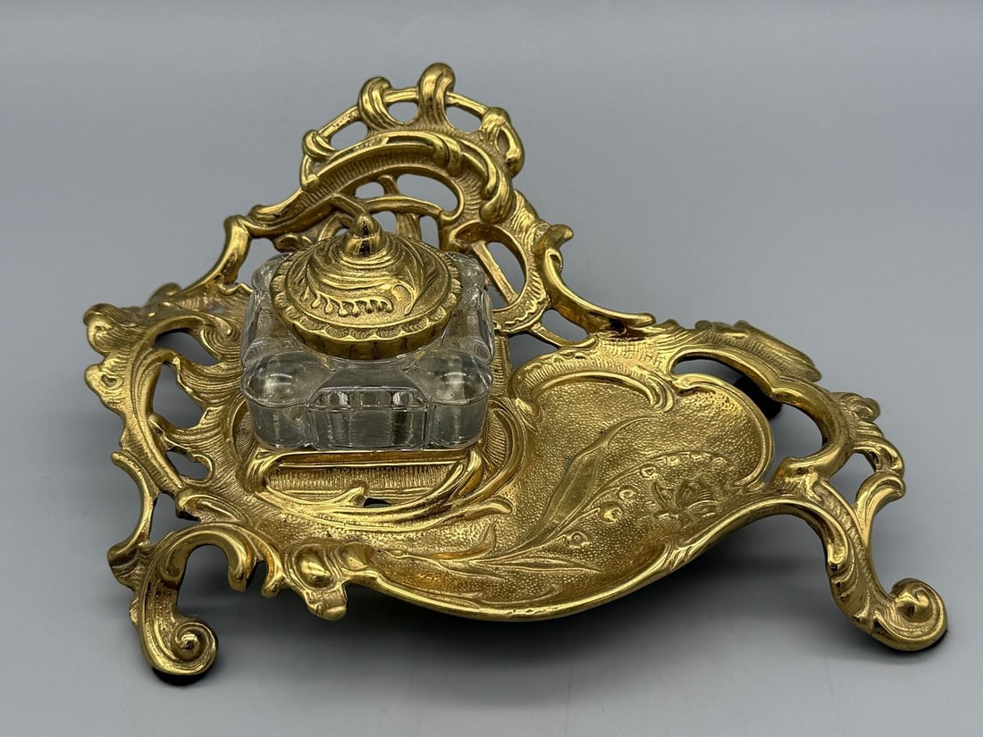 Virginia Metalworks Brass Inkwell (1 of 2)