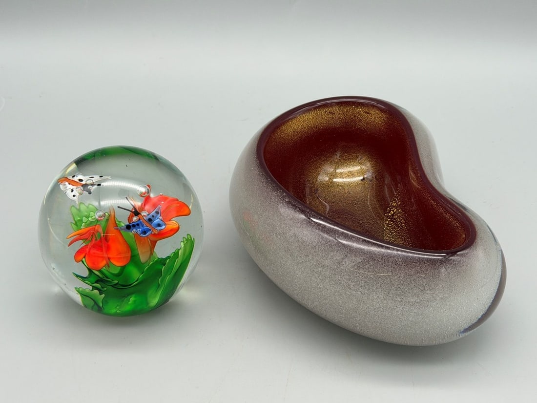 (2) Pieces of Art Glass (1 of 3)