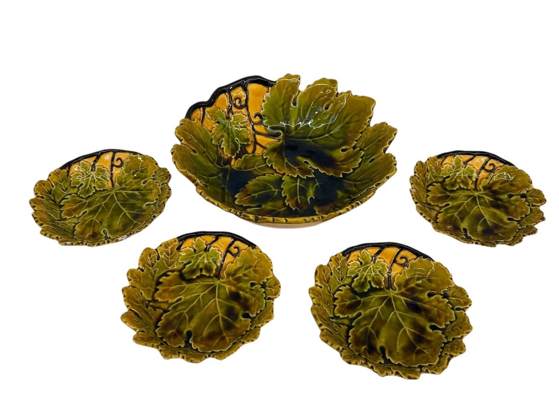 Majolica Czech Leaf Bowl Set (1 of 2)