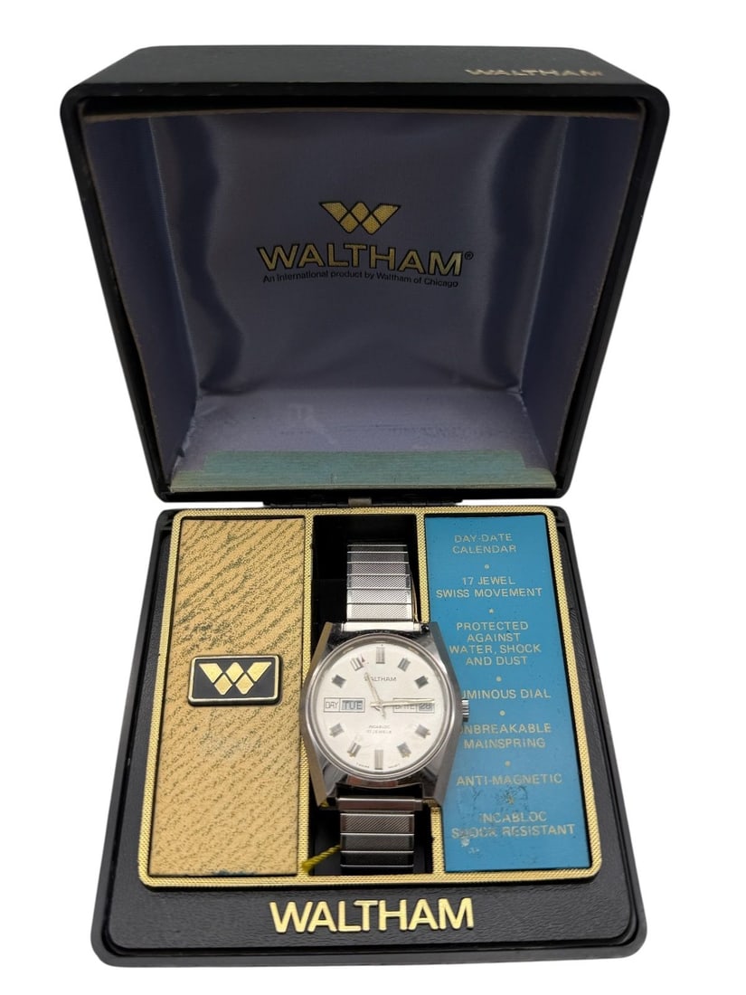 Waltham 17 Jewel Incabloc Men's Wrsit Watch in Original Box: Waltham 17 Jewel Incabloc Men's Wrsit Watch in Original Box