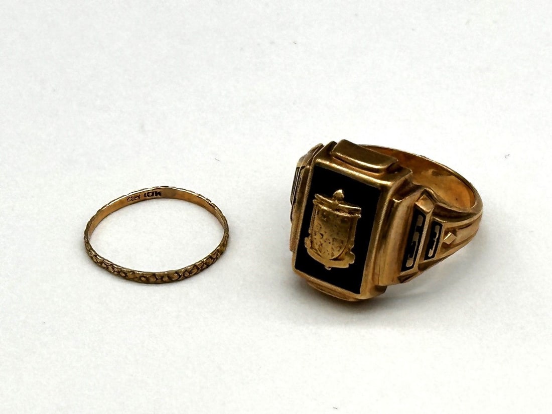 (2) 10k Gold Rings (1 of 2)