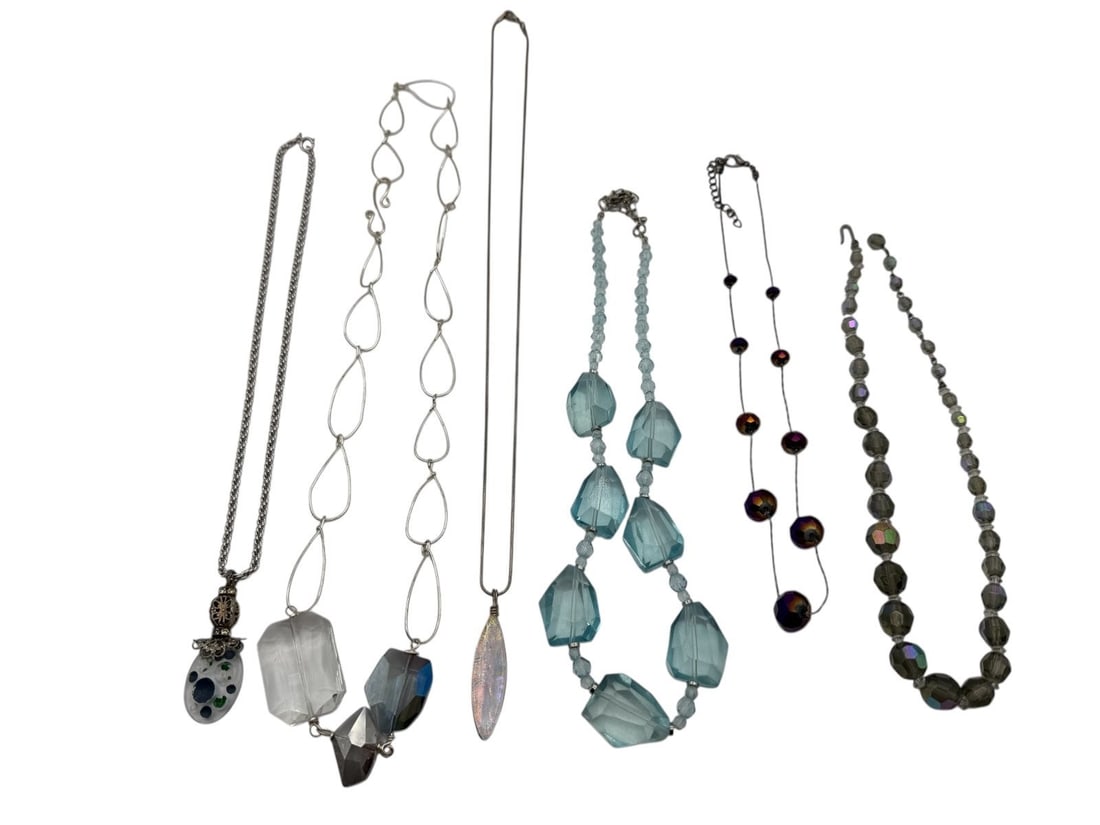 (6) Vintage Costume Jewelry Necklaces: (6) Vintage Costume Jewelry Necklaces: Includes rhinestones, MOP, aurora borealis, and others.