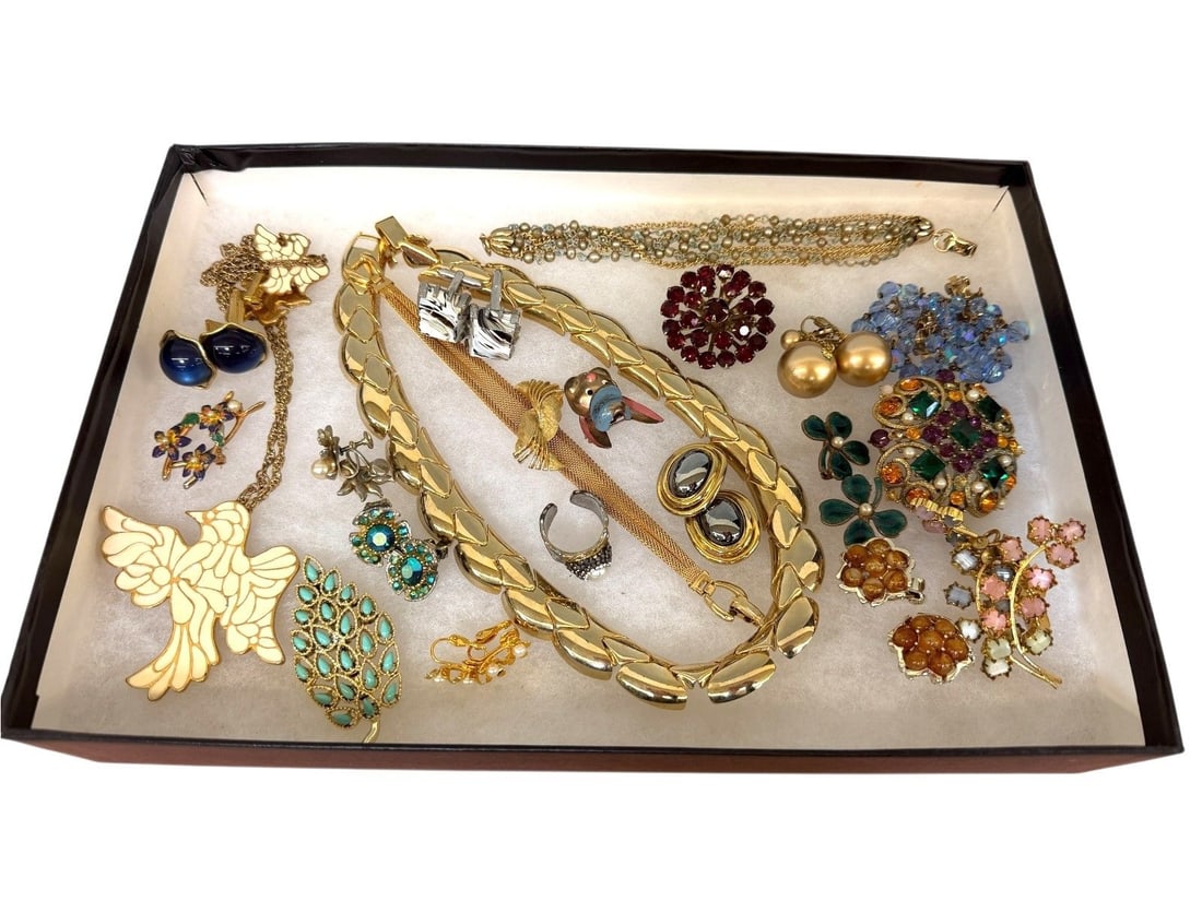 Group of Costume Jewelry Some Signed: Group of Costume Jewelry Some Signed: Includes brooches, earrings, bracelets.