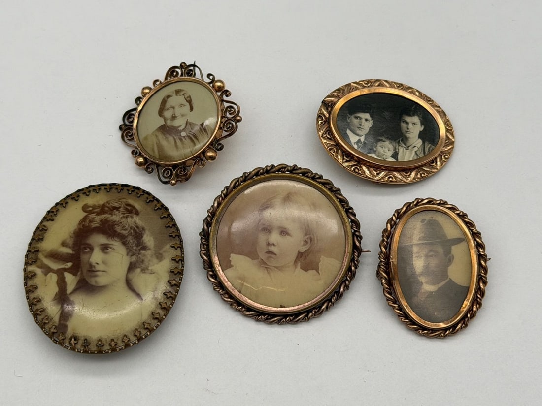 (5) Victorian Gold Filled Mourning Photo Brooches (2) With 10k Gold Rims: (5) Victorian Gold Filled Mourning Photo Brooches (2) With 10k Gold Rims: