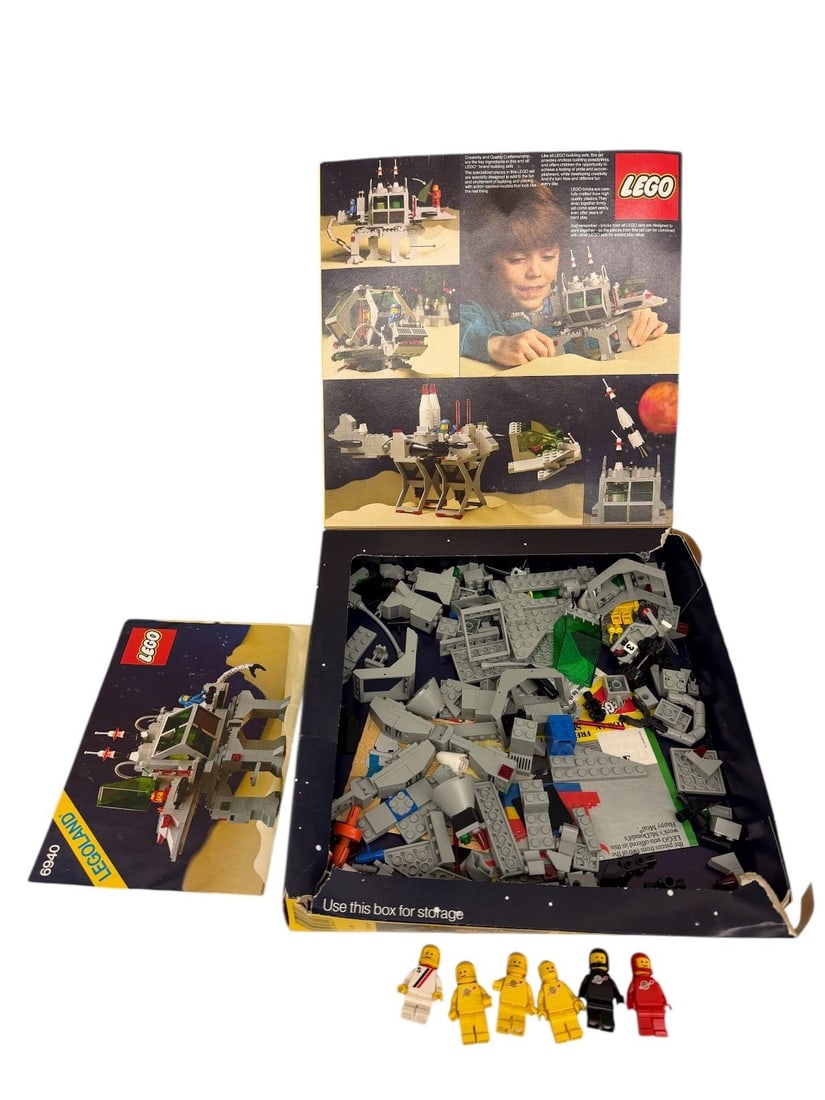 Legoland 6940 Space System With 6 Original Mini's: Legoland 6940 Space System With 6 Original Mini's: Item is opened and not sure if set is complete. Comes with instructions and original box with mini's.