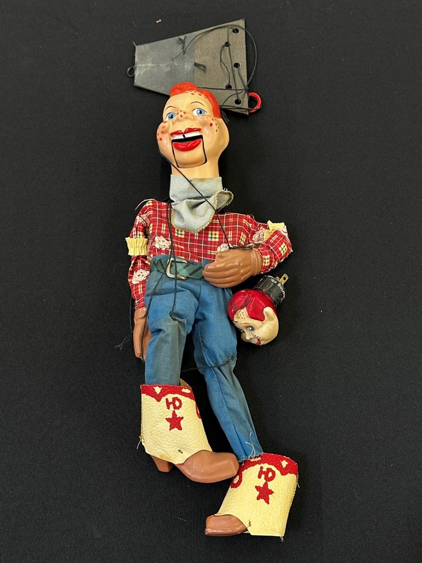 Howdy Doody Marionette and LECO Night Light (1 of 4)