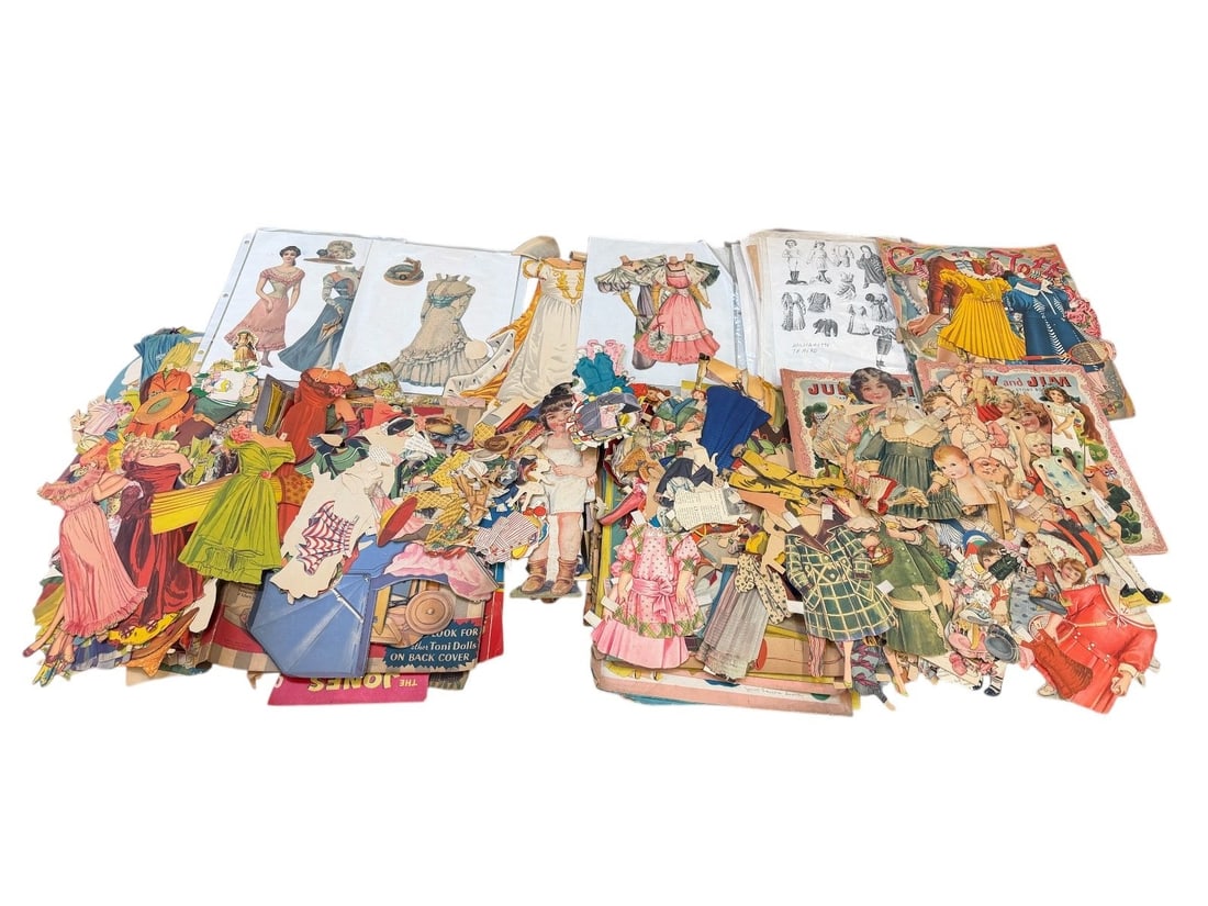 Large Group of Vintage Used Paper Dolls: Large Group of Vintage Used Paper Dolls