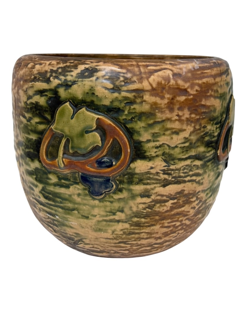 1921 Roseville Imperial Jardiniere Planter: 1921 Roseville Imperial Jardiniere Planter: Measures 9.5" tall, 9" in diameter.