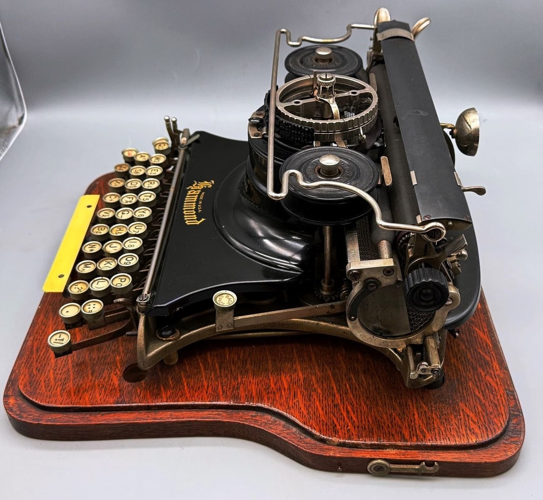 Hammond Multiplex Portable Typewriter with Original Wood Case - 6